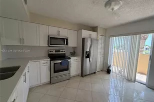 14902 SW 82nd Ln, Miami, FL 33193 - Photo 3