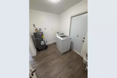 2910 NW 25th St, Fort Lauderdale, FL 33311 - Photo 25