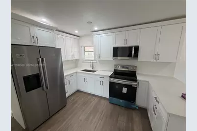2910 NW 25th St, Fort Lauderdale, FL 33311 - Photo 11