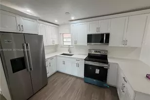 2910 NW 25th St, Fort Lauderdale, FL 33311 - Photo 11