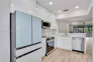 12666 NW 14th Pl, Sunrise, FL 33323 - Photo 9