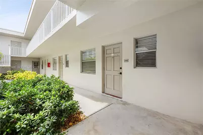 1720 Cleveland St #102, Hollywood, FL 33020 - Photo 15