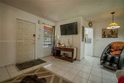 7899 NW 174th Ter, Hialeah, FL 33015 - Photo 13