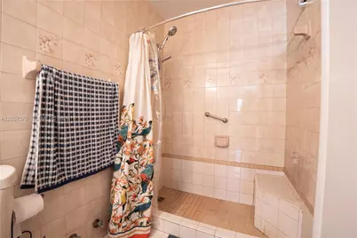 7899 NW 174th Ter, Hialeah, FL 33015 - Photo 27