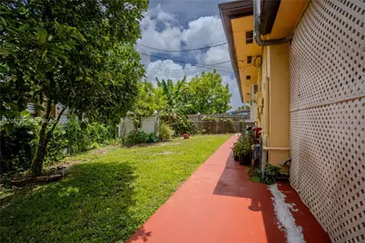 7899 NW 174th Ter, Hialeah, FL 33015 - Photo 49