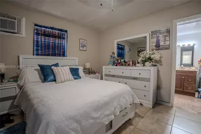 7899 NW 174th Ter, Hialeah, FL 33015 - Photo 33