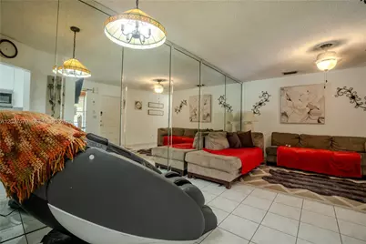 7899 NW 174th Ter, Hialeah, FL 33015 - Photo 11