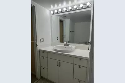 [Address not provided], North Miami Beach, FL 33160 - Photo 15