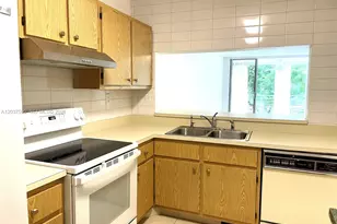 9531 Seagrape Dr, Davie, FL 33324 - Photo 9