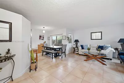 16478 SW 99th St, Miami, FL 33196 - Photo 5