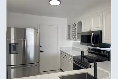 8233 Harding Ave #408, Miami Beach, FL 33141 - Photo 7