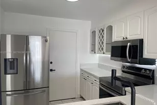8233 Harding Ave, Miami Beach, FL 33141 - Photo 7