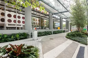 77 SE 5th St, Miami, FL 33131 - Photo 3