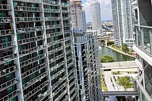77 SE 5th St, Miami, FL 33131 - Photo 15