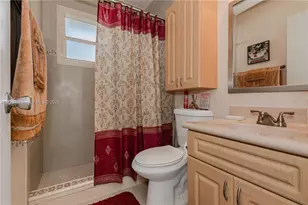 1052 W 79th St, Hialeah, FL 33014 - Photo 25