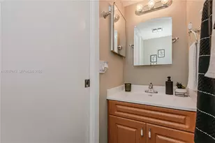 1052 W 79th St, Hialeah, FL 33014 - Photo 17