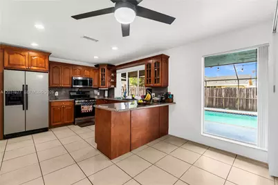 2751 NW 107th Ter, Sunrise, FL 33322 - Photo 7