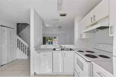 17378 SW 139th Ct, Miami, FL 33177 - Photo 3