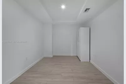 45 SW 9th St #2305, Miami, FL 33130 - Photo 13