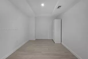 45 SW 9th St, Miami, FL 33130 - Photo 13