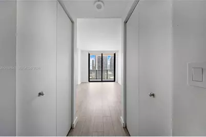 45 SW 9th St #2305, Miami, FL 33130 - Photo 9