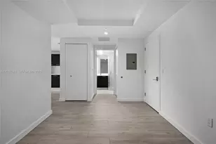 45 SW 9th St, Miami, FL 33130 - Photo 11