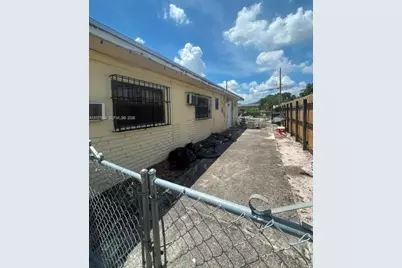 3100 NW 162nd St, Miami Gardens, FL 33054 - Photo 15