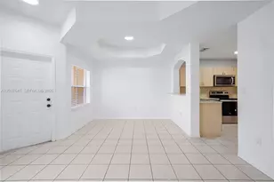 642 SW 106th Ave, Pembroke Pines, FL 33025 - Photo 11