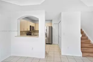 642 SW 106th Ave, Pembroke Pines, FL 33025 - Photo 5
