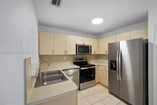 642 SW 106th Ave, Pembroke Pines, FL 33025 - Photo 15