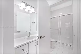 642 SW 106th Ave, Pembroke Pines, FL 33025 - Photo 21