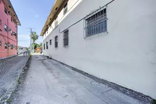 450 SW 9th St, Miami, FL 33130 - Photo 21
