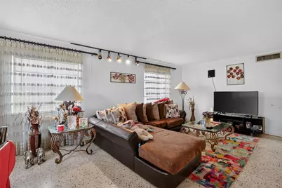 450 SW 9th St, Miami, FL 33130 - Photo 43
