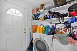 450 SW 9th St, Miami, FL 33130 - Photo 9