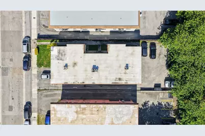 450 SW 9th St, Miami, FL 33130 - Photo 15