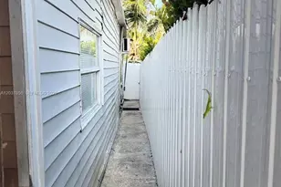 1133 SW 130th Ave, Miami, FL 33184 - Photo 17