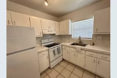 7505 SW 82nd St #320, Miami, FL 33143 - Photo 9