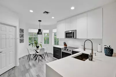 1725 Winterberry Ln, Weston, FL 33327 - Photo 11