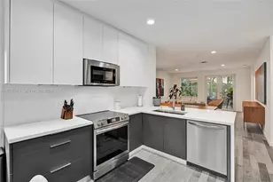 1725 Winterberry Ln, Weston, FL 33327 - Photo 9