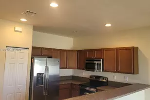3537 W 89th Pl, Hialeah, FL 33018 - Photo 23