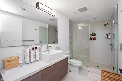 1010 SW 2nd Ave #1709, Miami, FL 33130 - Photo 11