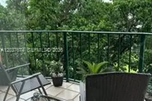 9320 Fontainebleau Blvd, Miami, FL 33172 - Photo 25