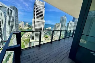 68 SE 6th St, Miami, FL 33131 - Photo 15
