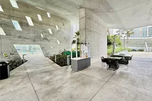 68 SE 6th St, Miami, FL 33131 - Photo 41