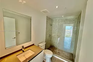 68 SE 6th St, Miami, FL 33131 - Photo 29