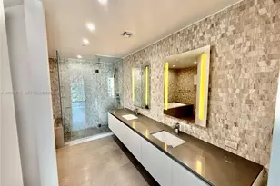 68 SE 6th St, Miami, FL 33131 - Photo 21