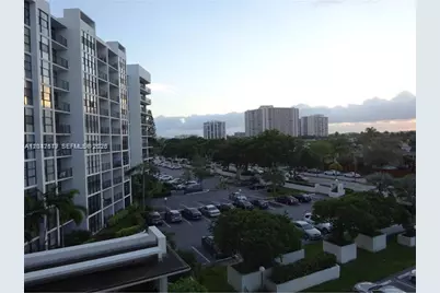 800 Parkview Dr #1018, Hallandale Beach, FL 33009 - Photo 7