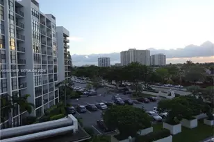 800 Parkview Dr, Hallandale Beach, FL 33009 - Photo 7