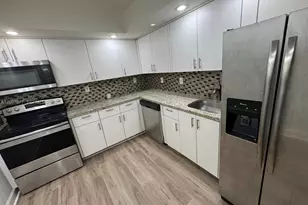 800 Parkview Dr, Hallandale Beach, FL 33009 - Photo 21