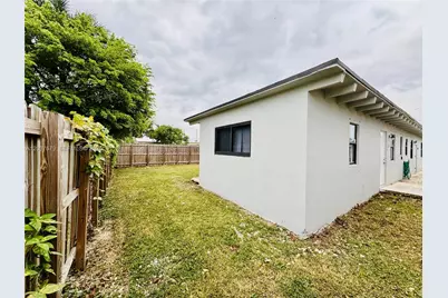 536 SW 6th Ter #536, Homestead, FL 33030 - Photo 9